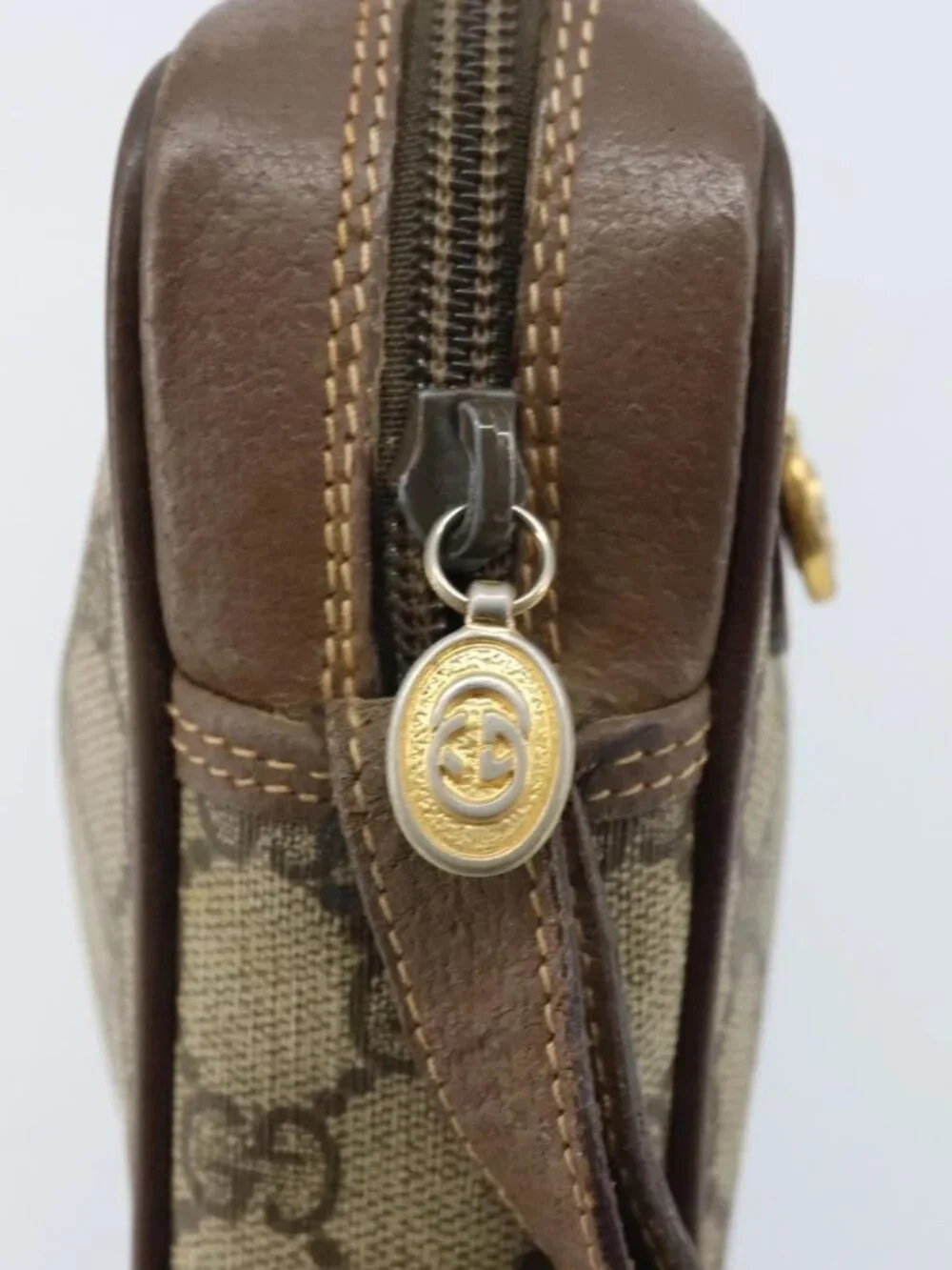 GUCCI GG Supreme Clutch Bag PVC Beige Gold Auth YKZ053